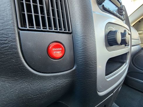 Used 2005 Dodge Ram 1500 Truck 2WD Quad Cab image 37