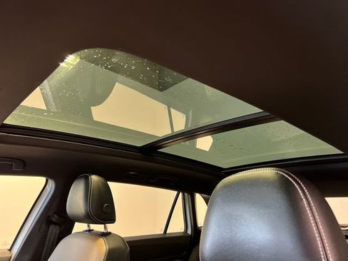 Used 2022 Volkswagen Atlas Cross Sport SE image 29