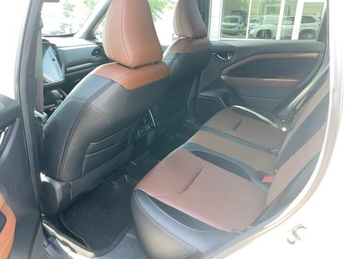 Used 2026 Subaru Forester Touring w/ Touring Package AWD/4WD image 7