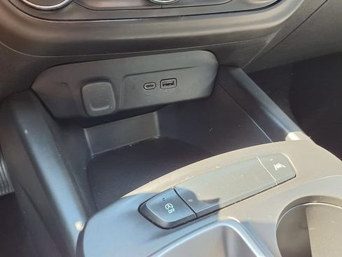 Used 2024 Chevrolet Trax RS FWD image 9