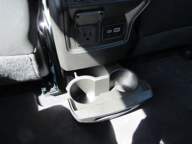 Certified 2023 GMC Acadia SLT w/ Preferred Package AWD/4WD image 29