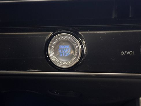 New 2026 Genesis GV70 2.5T Advanced AWD/4WD image 23