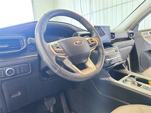 Used 2022 Ford Explorer Limited image 18