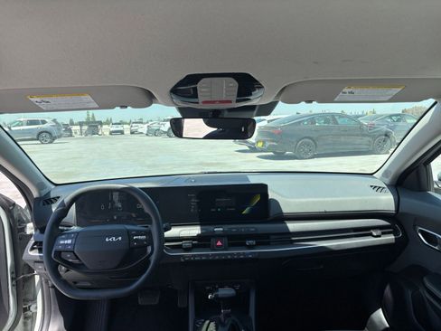 Used 2025 Kia K4 FWD image 32