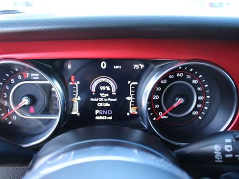 Used 2022 Jeep Wrangler Unlimited Rubicon w/ LED Lighting Group AWD/4WD image 25