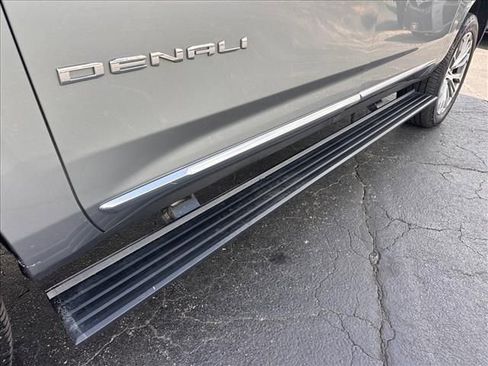 Certified 2023 GMC Yukon XL Denali w/ Denali Reserve Package image 12