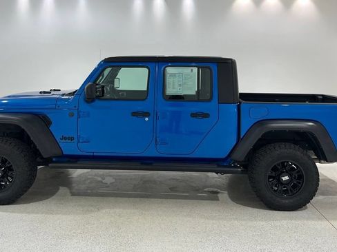Used 2023 Jeep Gladiator Sport w/ Trailer Tow Package AWD/4WD image 2