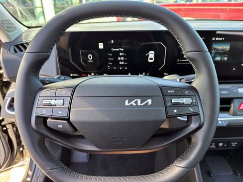 New 2025 Kia K4 EX image 25