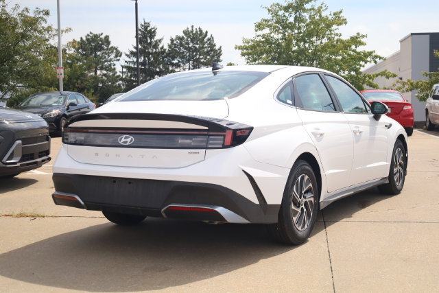 New 2026 Hyundai Sonata Blue FWD image 5