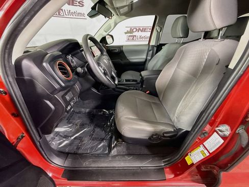 Used 2022 Toyota Tacoma SR AWD/4WD image 25