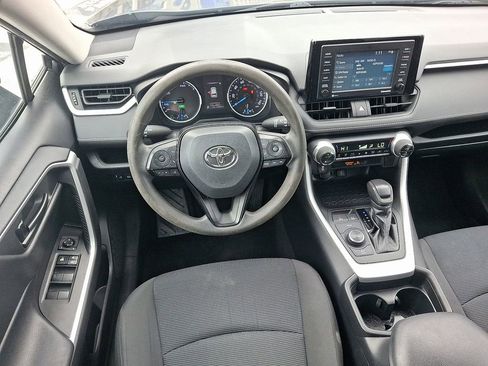 Used 2020 Toyota RAV4 LE image 13