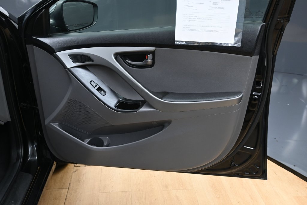 Used 2014 Hyundai Elantra SE w/ Option Group 02 FWD image 24