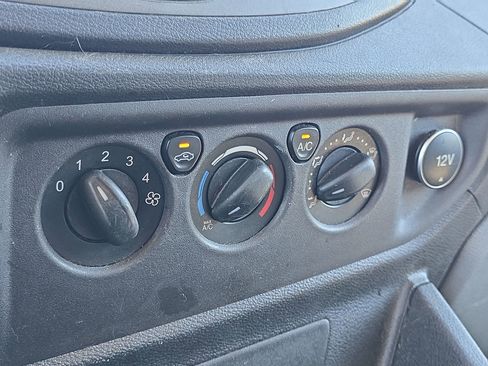 Used 2019 Ford Transit 250 148 Medium Roof image 17
