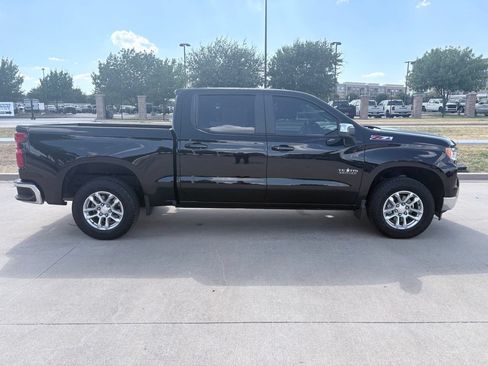 Used 2024 Chevrolet Silverado 1500 LT w/ Z71 Off-Road Package AWD/4WD image 3