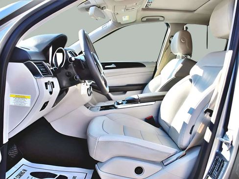 Used 2013 Mercedes-Benz ML 350 ML 350 4MATIC Sport Utility 4D image 9