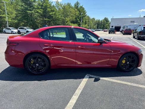 Used 2020 Alfa Romeo Giulia Ti Sport w/ Quick Order Package 22S Sport AWD/4WD image 7