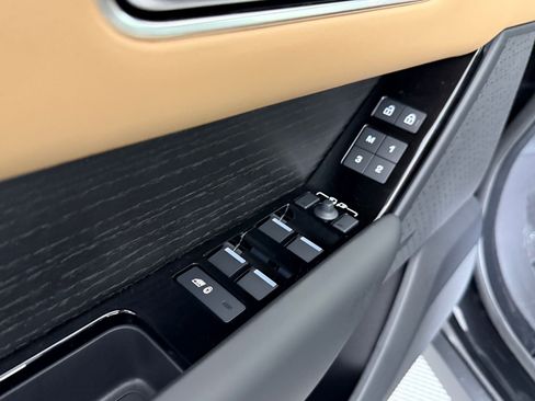 New 2026 Land Rover Range Rover Velar Autobiography AWD/4WD image 13