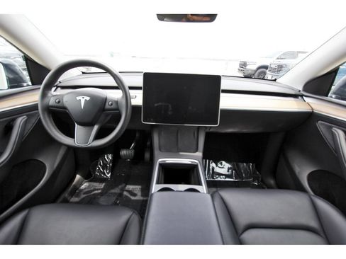 Used 2024 Tesla Model Y Long Range RWD image 9