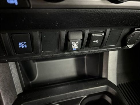 Used 2022 Toyota Tacoma SR5 image 33