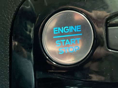 Used 2023 Ford Escape SE image 17