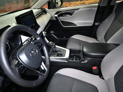 Used 2022 Toyota RAV4 XLE w/ Convenience Package AWD/4WD image 21