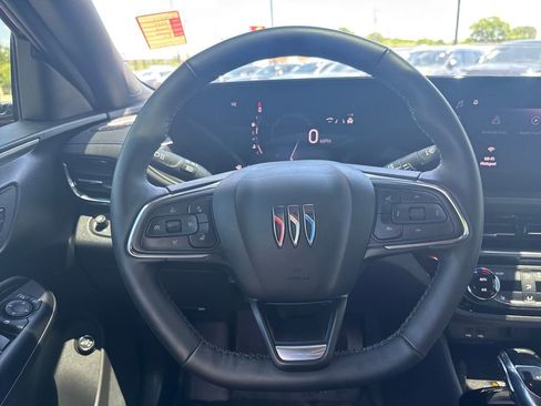 Used 2025 Buick Envista Sport Touring w/ Experience Buick Package FWD image 25
