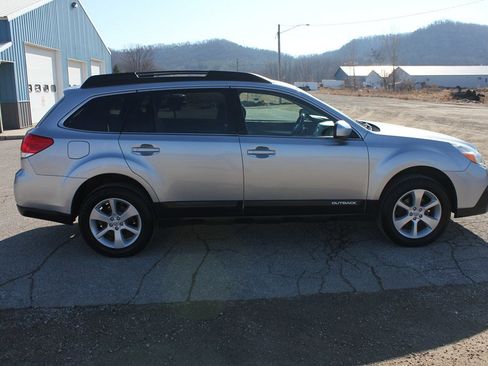 Used 2013 Subaru Outback 2.5i Premium image 5