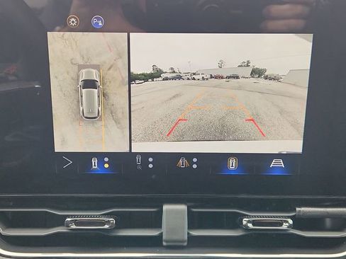Used 2025 Chevrolet Equinox RS w/ Safety and Technology Package FWD image 15