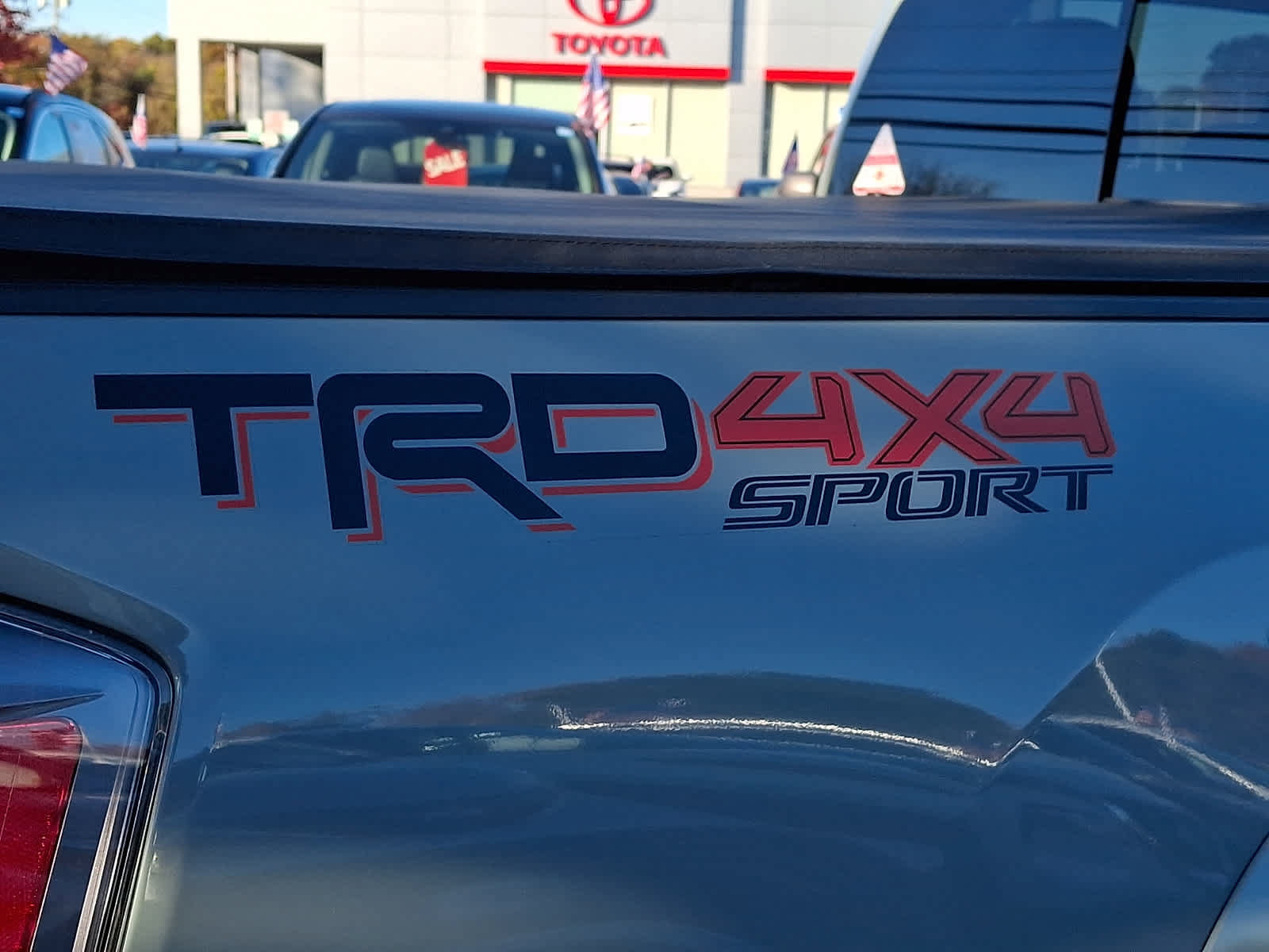 Used 2022 Toyota Tacoma TRD Sport AWD/4WD image 34