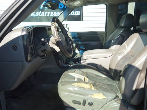 Used 2003 GMC Yukon Denali image 10