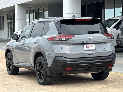 Used 2023 Nissan Rogue SV w/ SV Premium B Package image 7