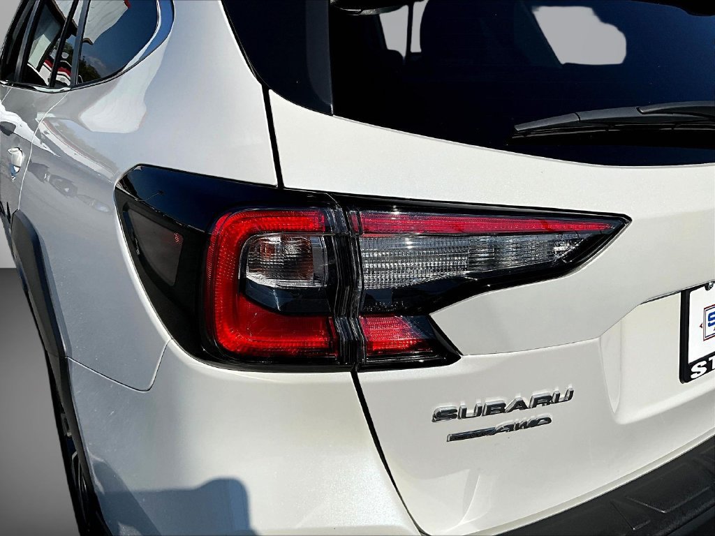 Used 2025 Subaru Outback Limited AWD/4WD image 25