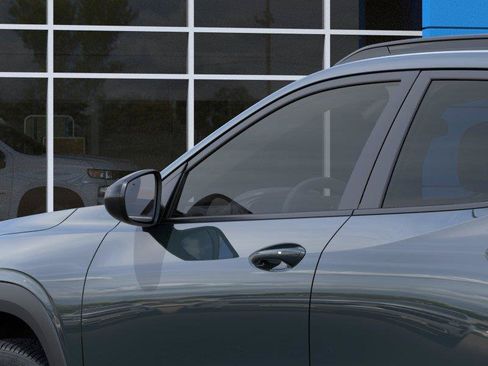 Used 2026 Chevrolet Trax LT w/ Driver Confidence Package FWD image 12