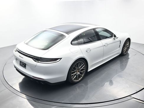 Certified 2023 Porsche Panamera Platinum Edition image 39