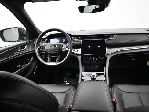 Used 2023 Jeep Grand Cherokee Overland image 19