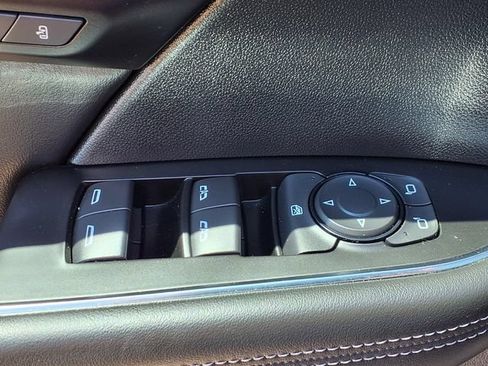 Used 2023 Buick Envision Essence AWD/4WD image 18