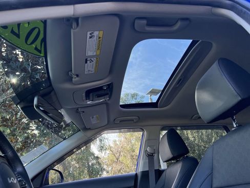 Used 2023 Kia Seltos SX w/ SX Sunroof Package image 24