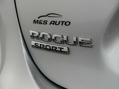 Used 2019 Nissan Rogue Sport S FWD image 11