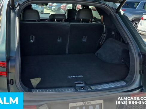 Used 2023 Genesis GV70 2.5T w/ Advanced Package image 9