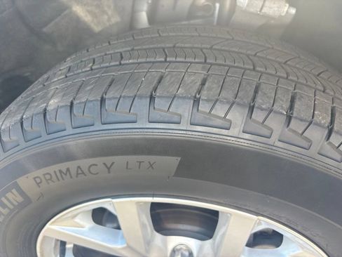 Used 2023 Jeep Grand Cherokee Limited AWD/4WD image 26