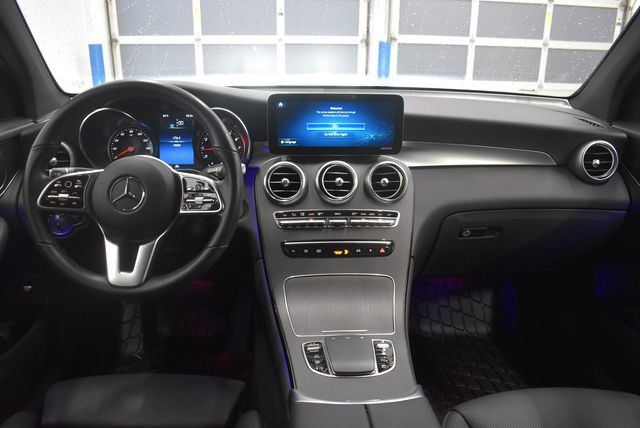 Used 2022 Mercedes-Benz GLC 300 4MATIC image 5