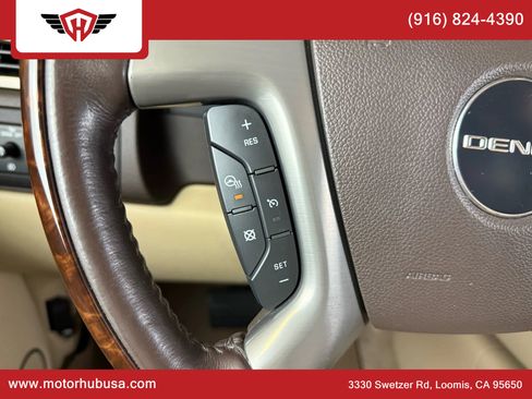 Used 2011 GMC Yukon Denali image 20