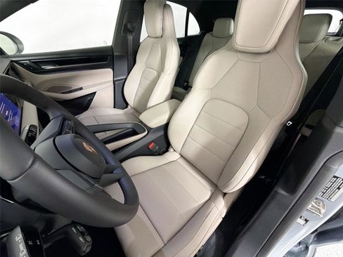 Certified 2026 Porsche Macan Electric RWD image 5