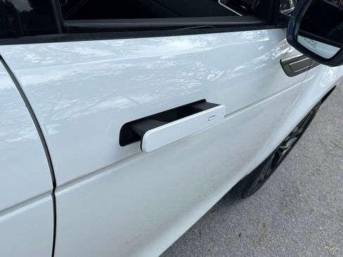 Used 2020 Land Rover Range Rover Evoque SE image 37