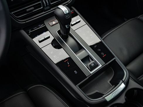 New 2026 Porsche Macan S image 40