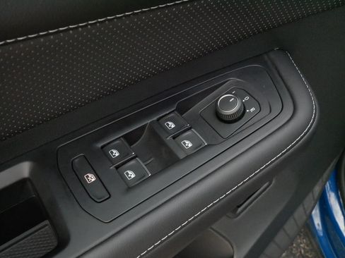 Certified 2025 Volkswagen Atlas SEL AWD/4WD image 19