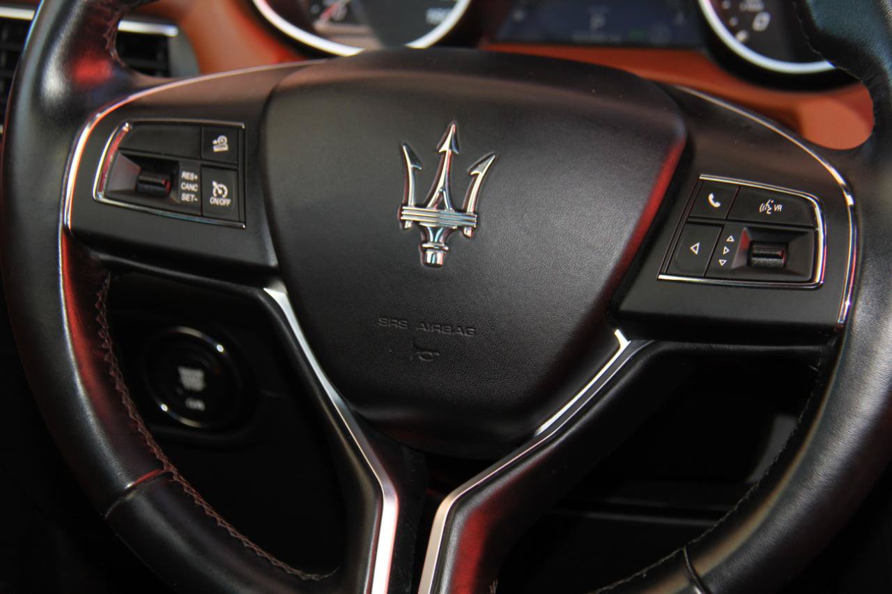 Used 2018 Maserati Levante GranLusso AWD/4WD image 13