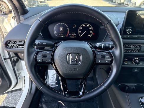 Used 2025 Honda HR-V Sport image 18