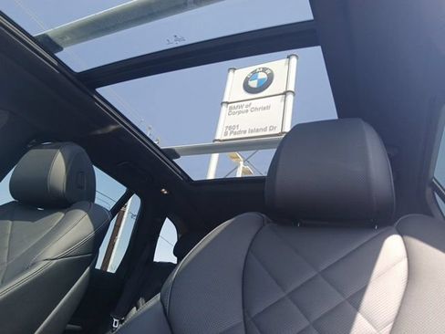 Used 2025 BMW X5 xDrive40i w/ Parking Assistance Package AWD/4WD image 30