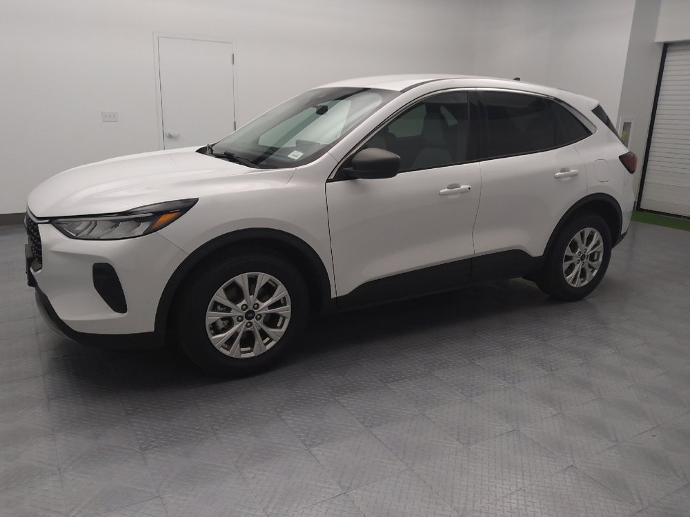 Used 2023 Ford Escape Active w/ Tech Pack #1 FWD image 2